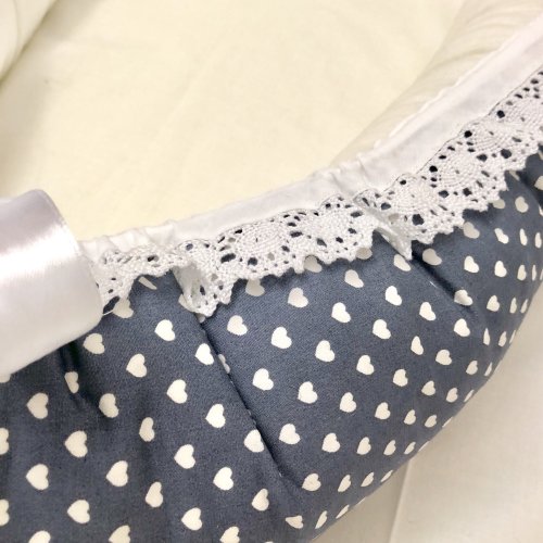 Babynest små hjärtan spets